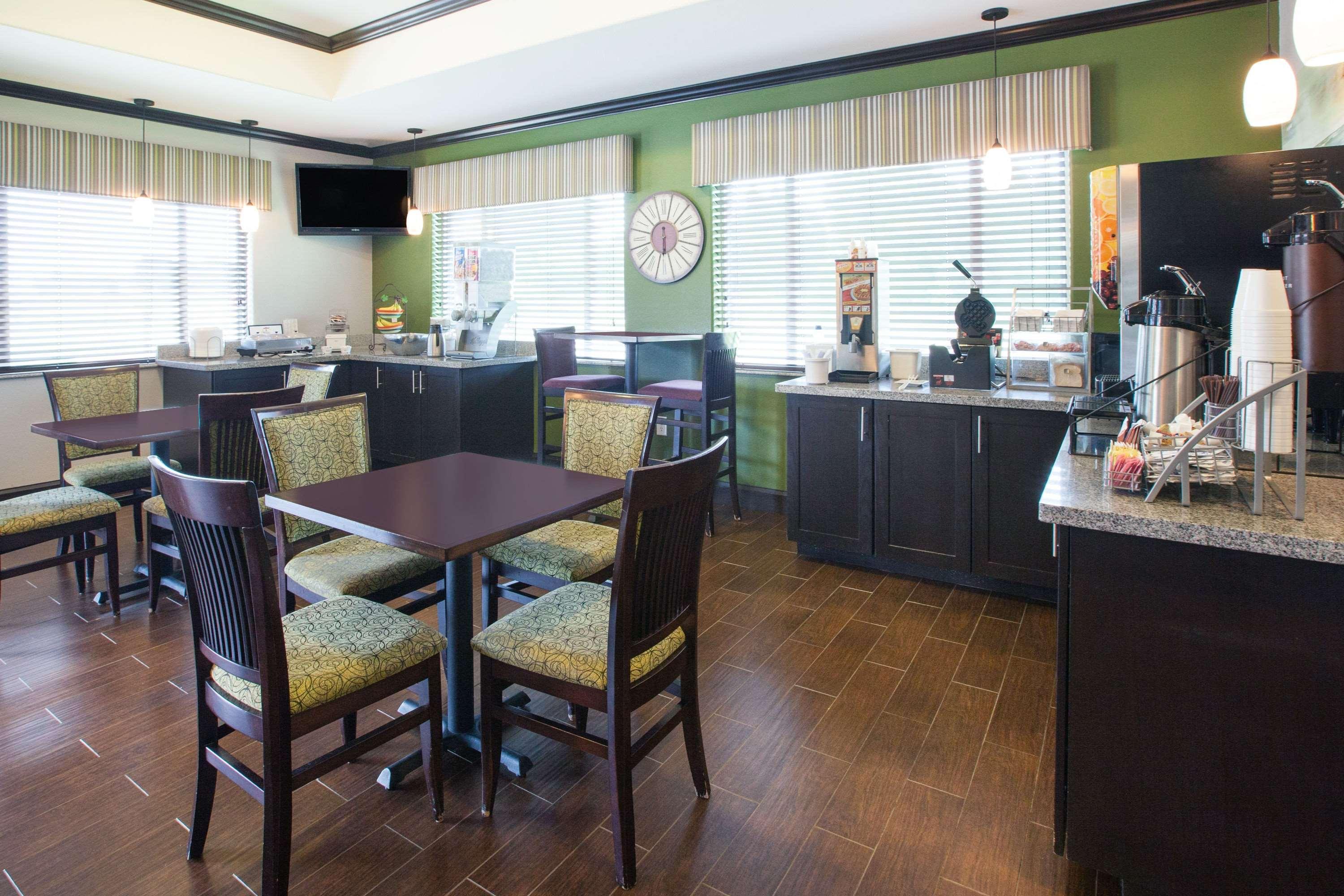 Super 8 By Wyndham Carthage Tx Hotel Bagian luar foto